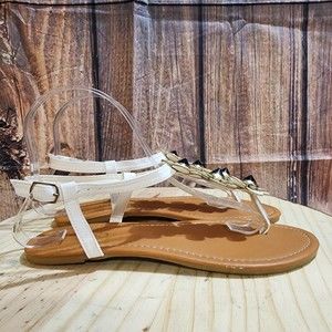 385 Fifth Women's Size 7 White Faux-Leather Sandals 3 Flowers Black Center Fun